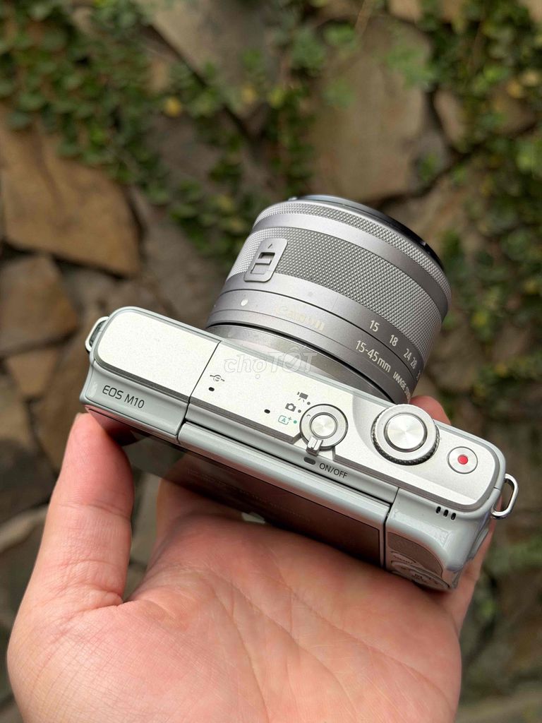 Máy ảnh Canon EOS M10 kèm lens như mới. Mua bán Máy ảnh, Máy quay tại Quận Hai Bà Trưng Hà Nội được đăng bởi Quang Huy hình 1