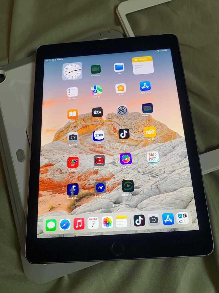 Apple iPad Air 2 16GB 4G  máy zin đẹp keng. Mua bán Máy tính bảng tại Thành phố Vũng Tàu Bà Rịa - Vũng Tàu được đăng bởi Hoa nguyễn hình 1