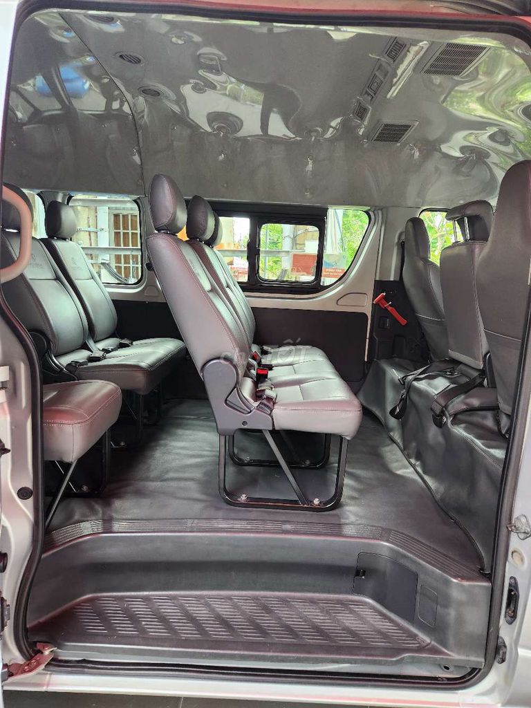 Toyota Hiace 16 chổ 2015 máy xăng zin đẹp. Mua bán Ô tô tại Huyện Bình Chánh Tp Hồ Chí Minh được đăng bởi TUẤN TRẦN hình 10