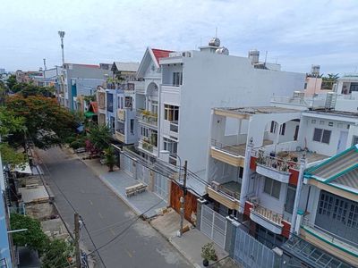 Townhouse 80 m² · 4 bed · Đường số 18