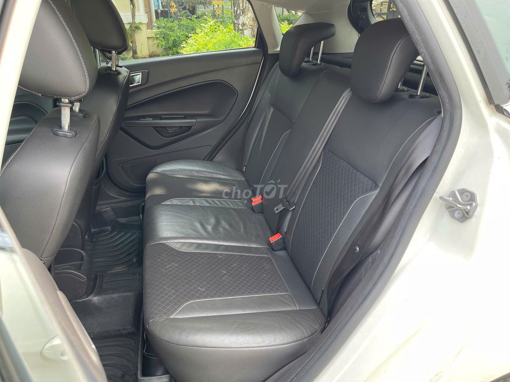 Ford Fiesta Sport 2016. Mua bán Ô tô tại Quận Long Biên Hà Nội được đăng bởi Long Biên Cars hình 16