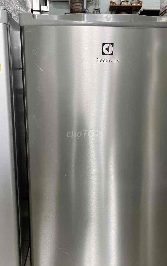 Tủ lạnh Electrolux 92L Bạc 80%. Mua bán Tủ lạnh tại Thị xã Đông Hòa Phú Yên được đăng bởi Thế Bính hình 1