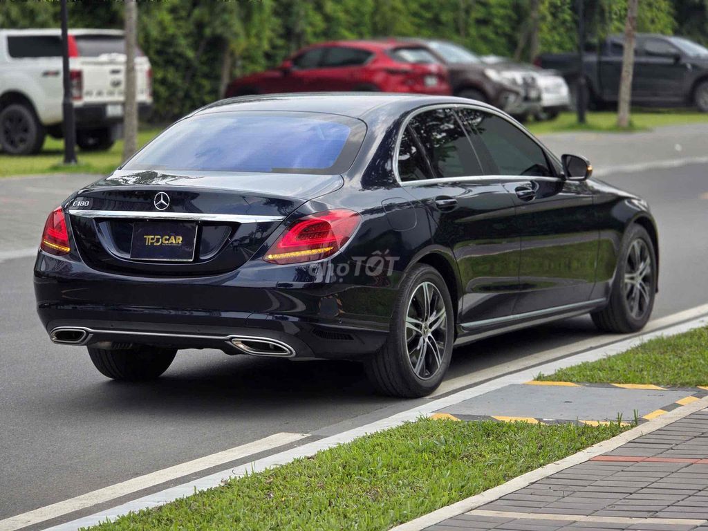 Mercedes Benz C180 2020. Mua bán Ô tô tại Quận Bình Tân Tp Hồ Chí Minh được đăng bởi Lê Minh Quý hình 6
