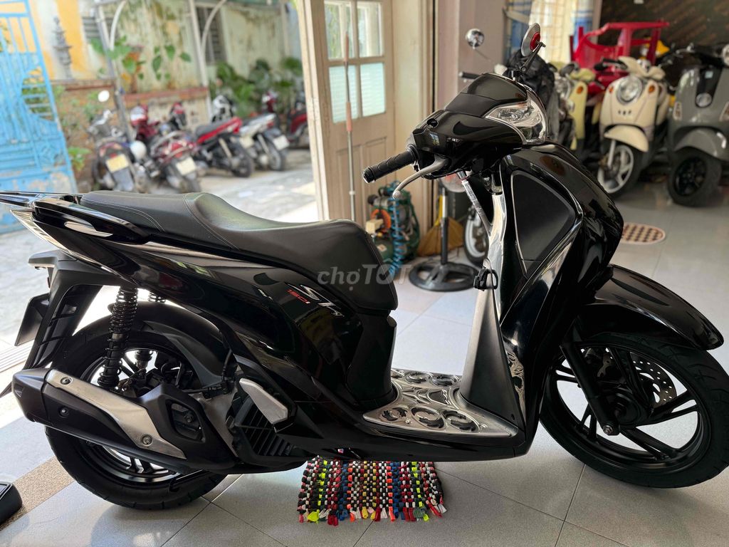 💕Sh150 đen bóng ngay chủ / đk218 máy zin êm bs43.. Mua bán Xe máy tại Quận Thanh Khê Đà Nẵng được đăng bởi Nhan Nguyen hình 2