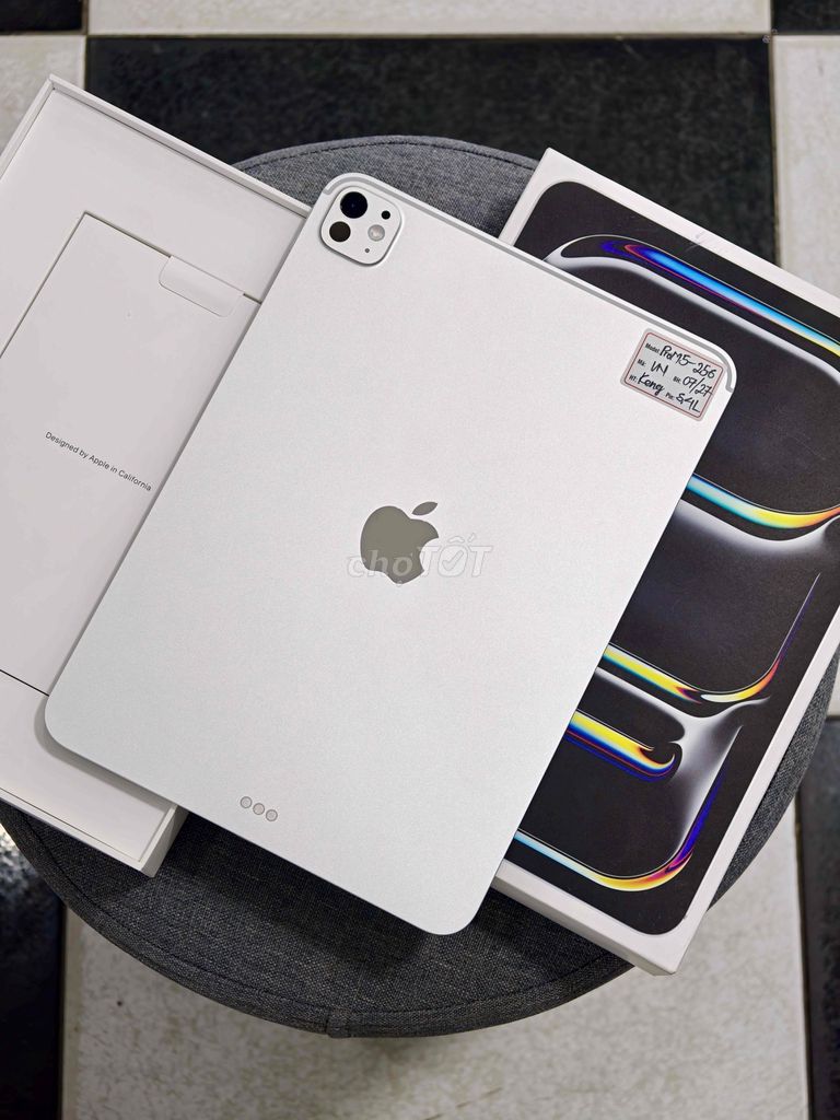 iPad Pro M5 256gb Silver Wifi VN Sạc 4L bh 7/2027. Mua bán Máy tính bảng tại Quận Đống Đa Hà Nội được đăng bởi Quý Hoàng hình 1