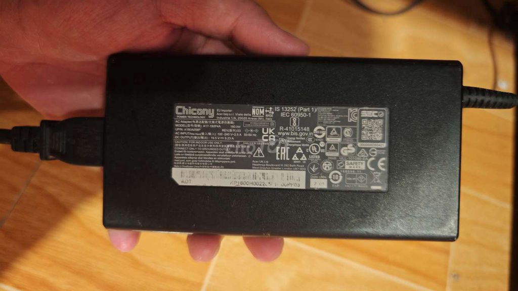 Sạc laptop Chicony A17-180P4A Đen. Mua bán Phụ kiện (Màn hình, Chuột...) tại Thị xã Cai Lậy Tiền Giang được đăng bởi Lam Trường hình 1