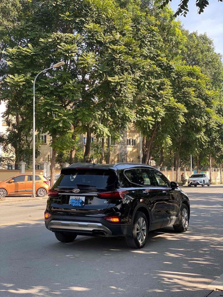 Hyundai Santa Fe 2019 2.2L - 78000 km. Mua bán Ô tô tại Quận Long Biên Hà Nội được đăng bởi Xuân Car hình 5
