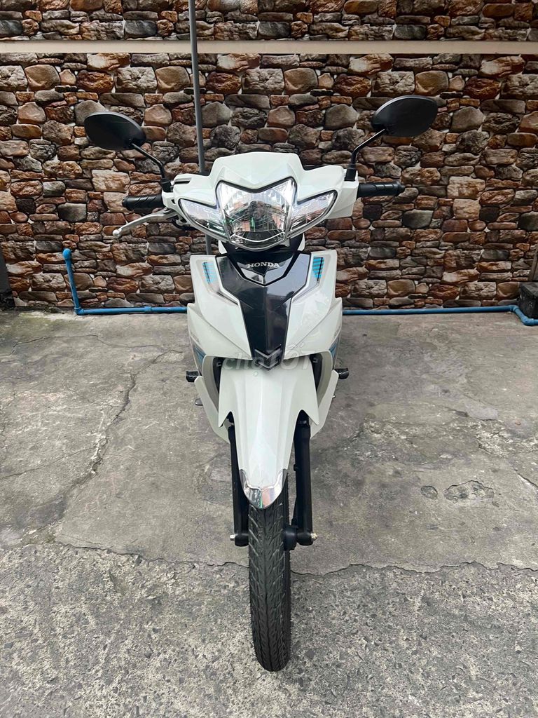 Honda Blade Race Trắng 55072 km. Mua bán Xe máy tại Quận 10 Tp Hồ Chí Minh được đăng bởi Khánh  hình 1