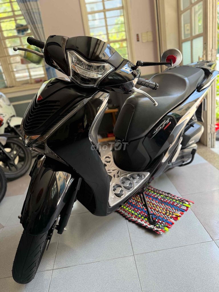 💕Sh150 đen bóng ngay chủ / đk218 máy zin êm bs43.. Mua bán Xe máy tại Quận Thanh Khê Đà Nẵng được đăng bởi Nhan Nguyen hình 1