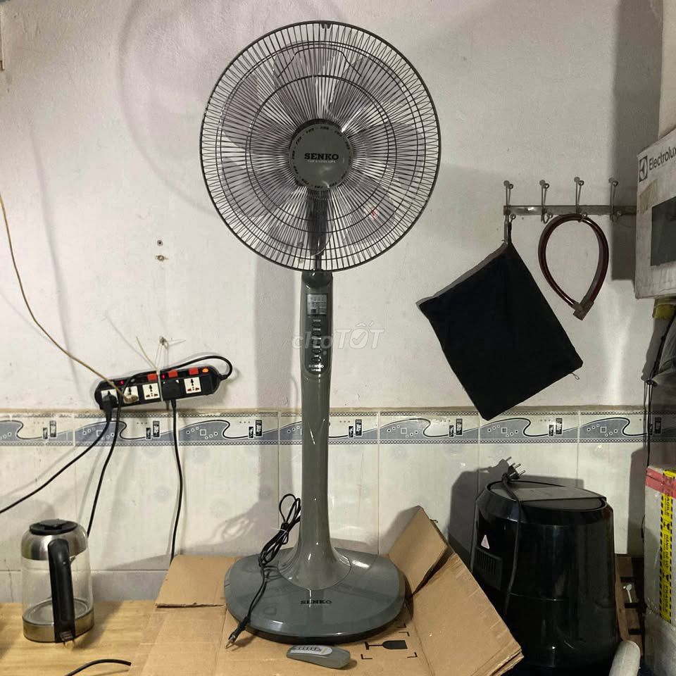 Quạt đứng Remote Senko DR1608 7 cánh 65W  Nam339. Mua bán Quạt tại Thành phố Thủ Dầu Một Bình Dương được đăng bởi Nam339BinhDuong hình 1