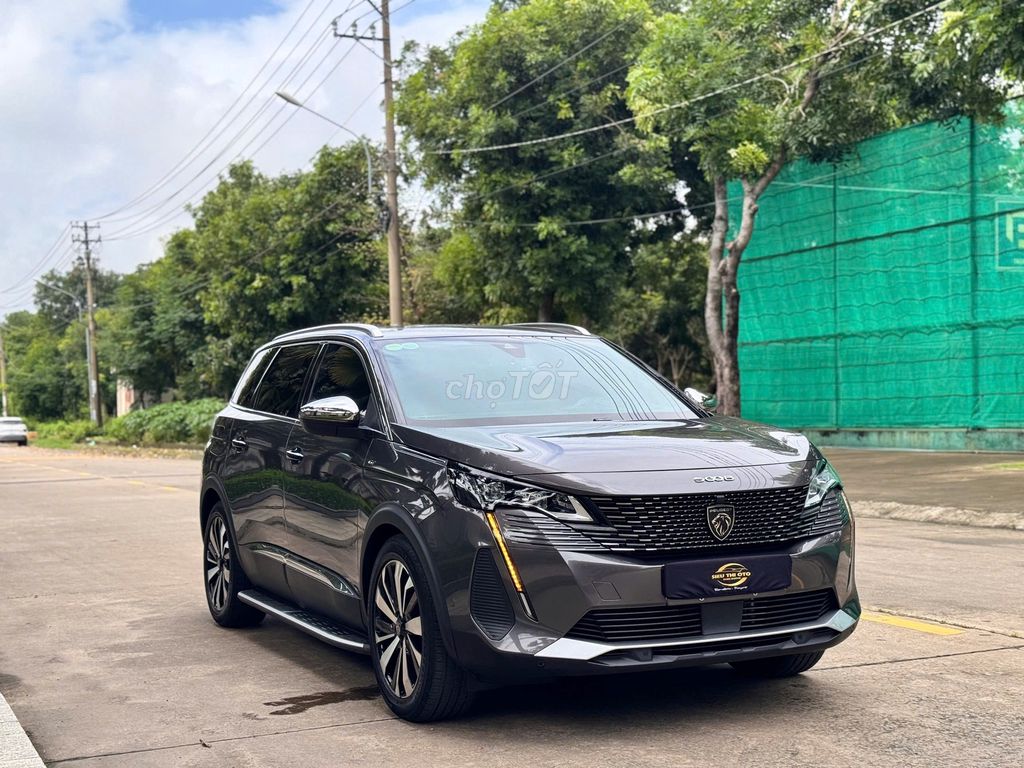 Peugeot 5008 Серый
