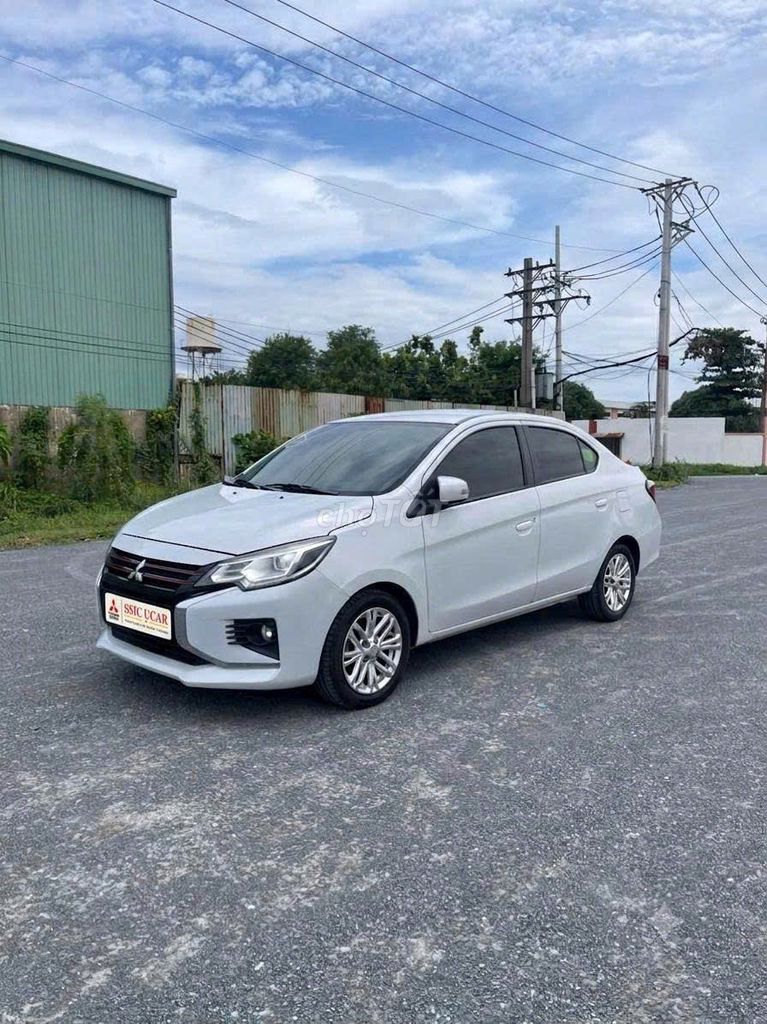 Mitsubishi Attrage 1.2 L CVT 2020 почти новый официальный