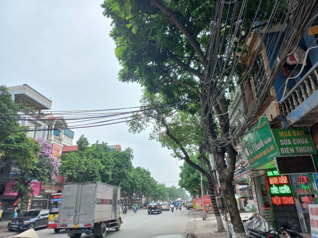 Bán nhà mặt phố kinh doanh Hà Huy Tập, Gia Lâm, 5 tầng, giá 5,2 tỷ