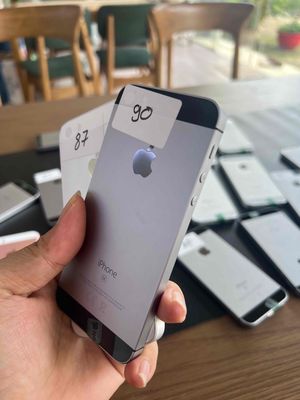 iPhone 5SE QT 32GB - Máy Phụ Giá Tốt. Mua bán Điện thoại tại Thành phố Thuận An Bình Dương được đăng bởi Nguyễn công sang