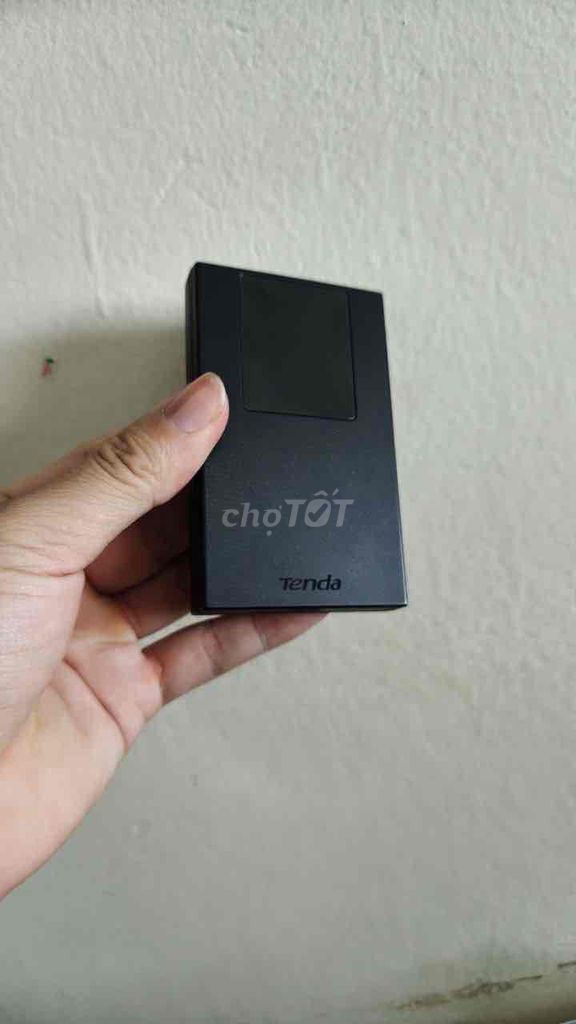 Bộ phát WiFi Tenda 4G180 Đen 2100mAh. Mua bán Phụ kiện (Màn hình, Chuột...) tại Huyện Quỳnh Phụ Thái Bình được đăng bởi Chun Chun hình 1