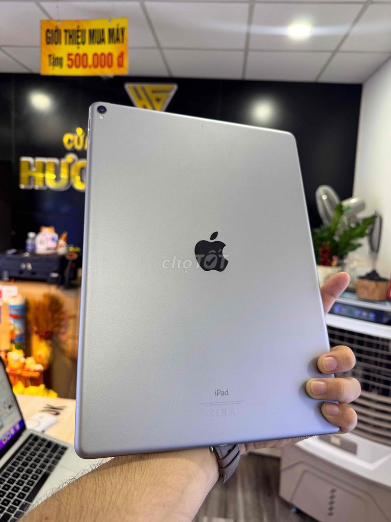 Apple iPad Pro 12.9in 256GB. Mua bán Máy tính bảng tại Thành phố Bến Tre Bến Tre được đăng bởi HươngGiangmobile hình 1