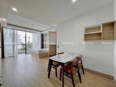 căn hộ full nội thất máy giặt riêng balcony thoáng Trần Hưng Đạo Q1