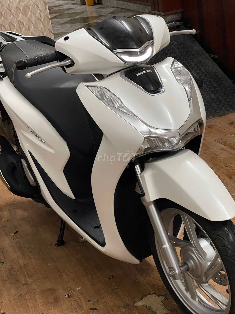 Honda SH 2020 белый, есть обмен и выкуп старых мото