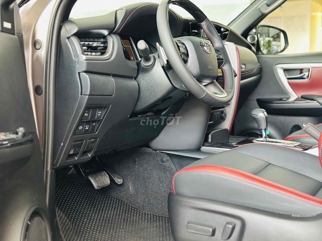 Fortuner Legender 2.4L 4x2 AT | Ưu Đãi Sốc 45 tr. Mua bán Ô tô tại Thành phố Thủ Đức Tp Hồ Chí Minh được đăng bởi Toyota Đông Sài Gòn hình 12