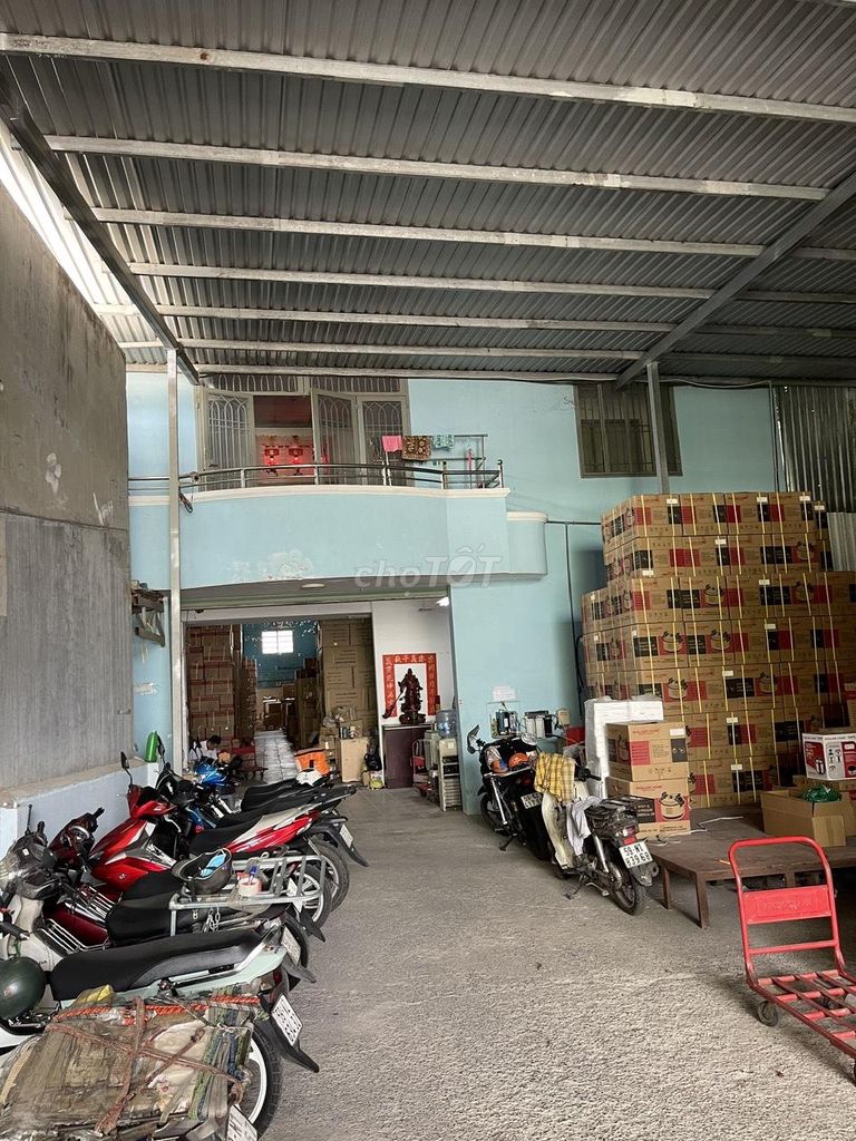 Дом в переулке Chánh Hưng, 4х17.14м, 69.3м2, переулок для авто рядом с Pham Hung