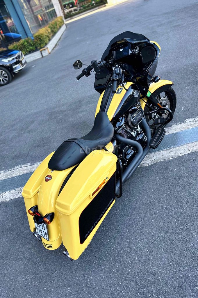 HARLEY Road Glide 1868cc - Siêu Lướt - Màu Hiếm. Mua bán Xe máy tại Quận Tân Bình Tp Hồ Chí Minh được đăng bởi MR Đàm MOTOCAR hình 6