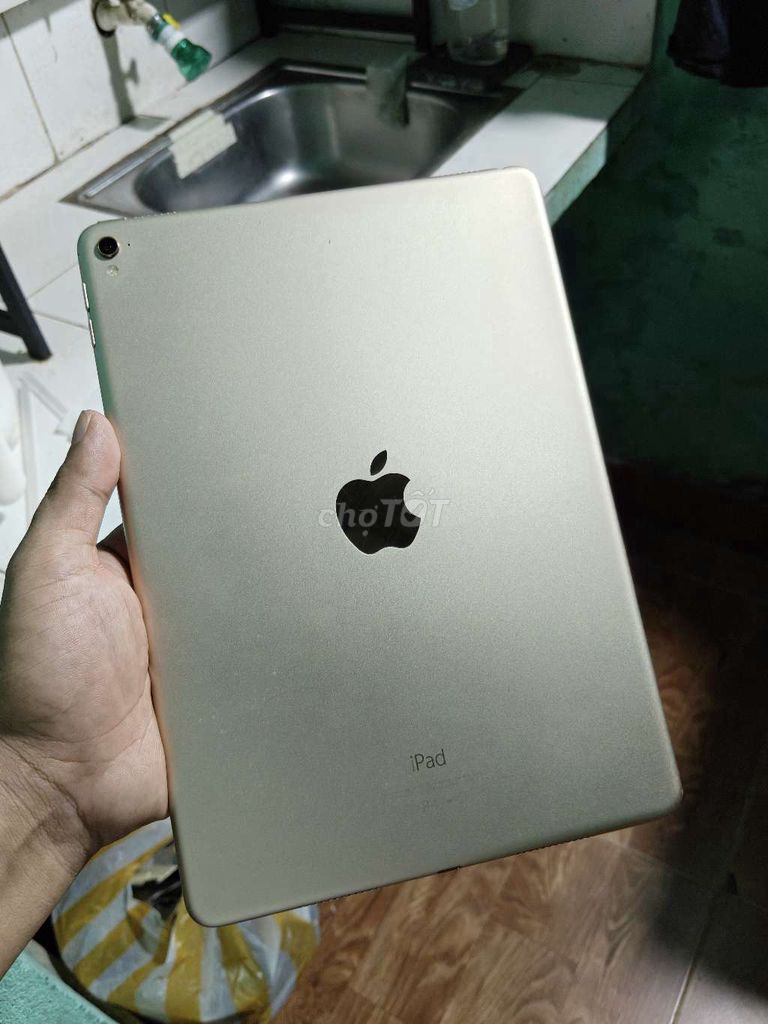 Apple iPad Pro 128GB Vân tay Vàng đồng Đã sử dụng. Mua bán Máy tính bảng tại Quận Liên Chiểu Đà Nẵng được đăng bởi Công Lực hình 1