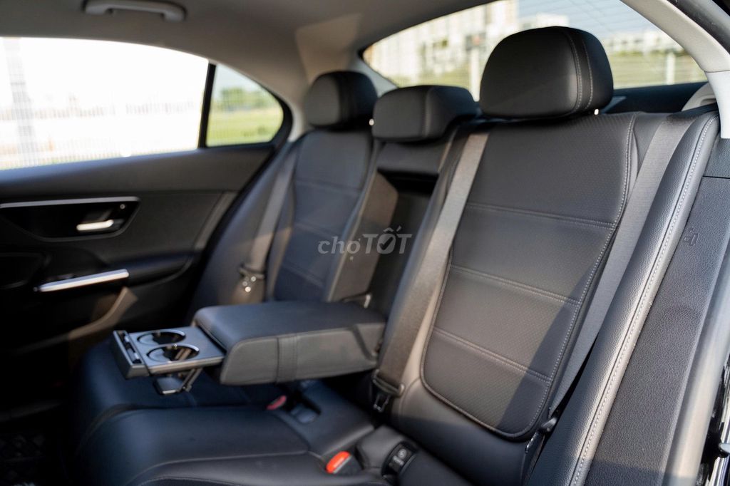 Mercedes-Benz C200 Avantgarde 2022. Mua bán Ô tô tại Huyện Hoài Đức Hà Nội được đăng bởi Duoc Nguyen hình 7