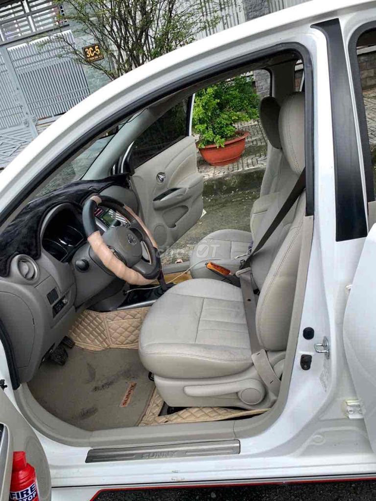 Nissan Sunny XV Premium 2018 75000 km Trắng. Mua bán Ô tô tại Quận 12 Tp Hồ Chí Minh được đăng bởi Bình hình 7