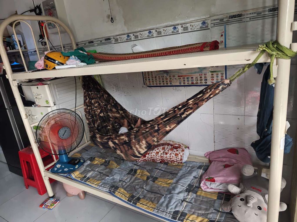 Giường tầng 80x2m Tiết kiệm không gian Còn mới. Mua bán Giường, chăn ga gối nệm tại Thành phố Dĩ An Bình Dương được đăng bởi VÔ KHUYẾT hình 1