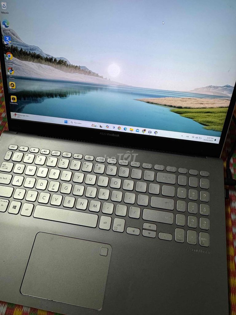 ASUS VivoBook S15 I5-8250U FHD 8/256 Zin xàt tốt