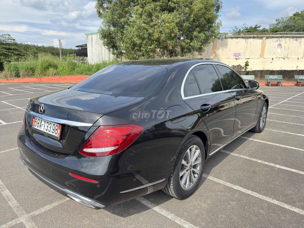 Mercedes Benz E Class 2019 E200 - 60 km. Mua bán Ô tô tại Quận 12 Tp Hồ Chí Minh được đăng bởi Nguyen van nhut hình 5