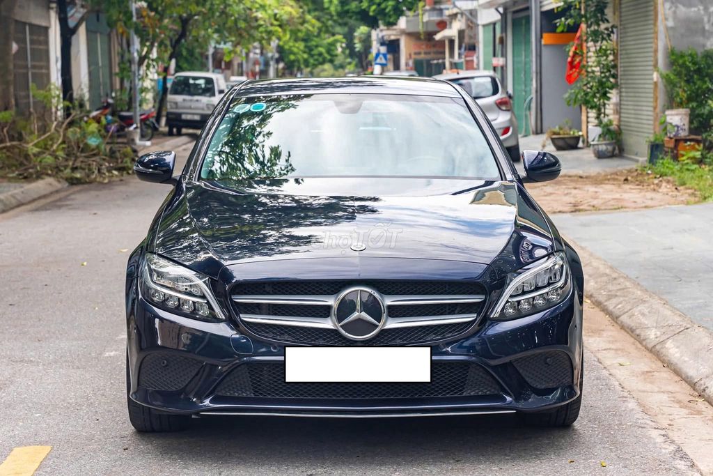 Bán Mercedes C180 2020 chính chủ xanh cavansite