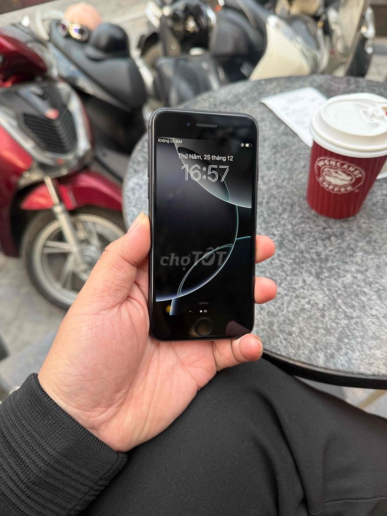iPhone 8  64GB Quốc Tế. Mua bán Điện thoại tại Quận Hà Đông Hà Nội được đăng bởi Trung Hiếu hình 1