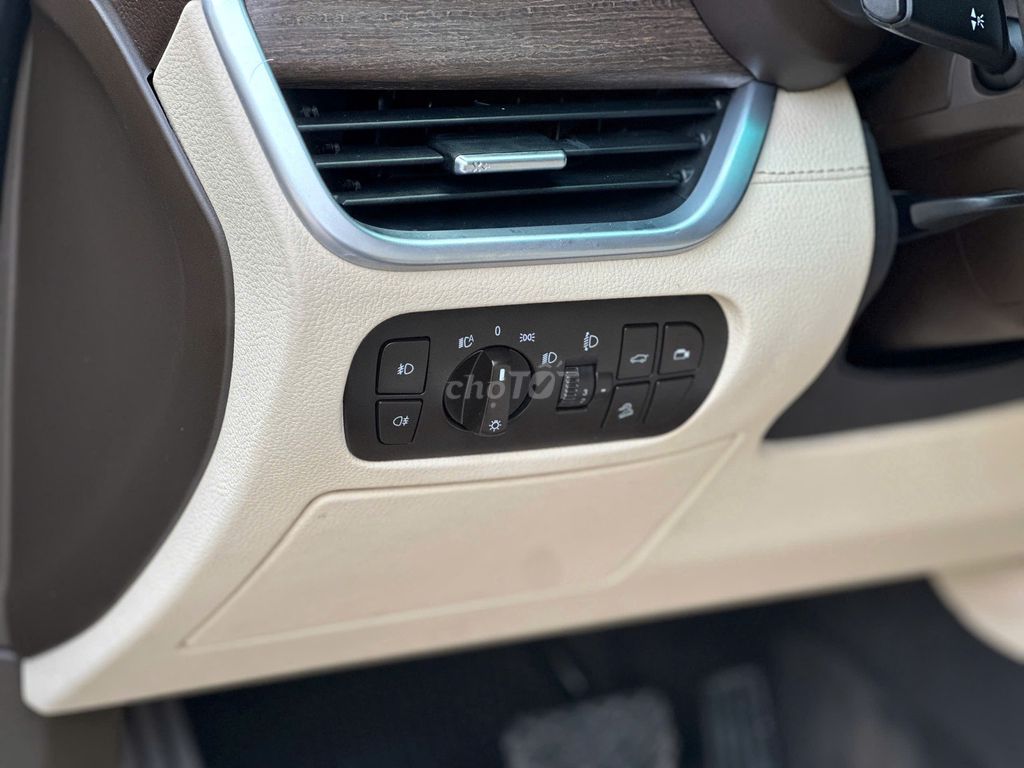 VinFast Lux SA Premium 2020 Đen 38000 km. Mua bán Ô tô tại Quận Bắc Từ Liêm Hà Nội được đăng bởi Nguyễn Văn Hoàng hình 6