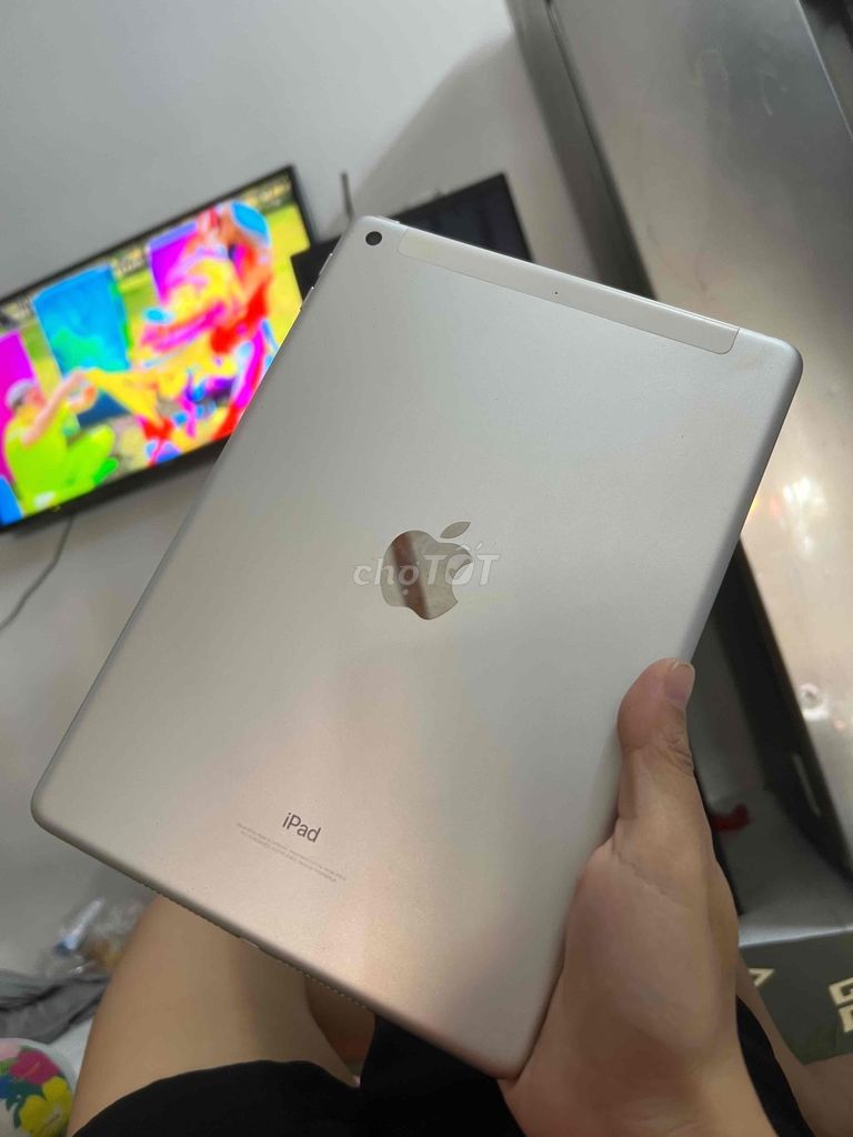 Apple iPad thế hệ 5 32GB Bạc. Mua bán Máy tính bảng tại Thành phố Biên Hòa Đồng Nai được đăng bởi Nguyễn Thị Mỹ Chi hình 1
