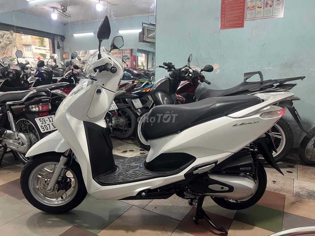 mới về LEAD (4V)màu trắng tuyết mới nhu thùng ac. Mua bán Xe máy tại Quận Phú Nhuận Tp Hồ Chí Minh được đăng bởi CuBi Thanh Sơn hình 4