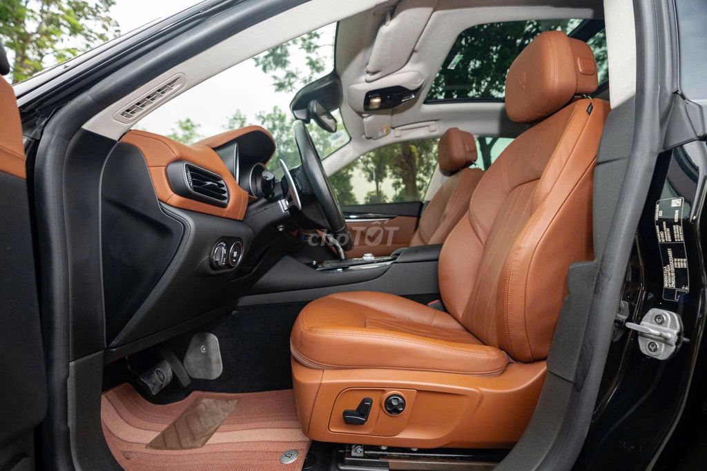 Maserati Levante 2020  - 45000 km. Mua bán Ô tô tại Quận 1 Tp Hồ Chí Minh được đăng bởi FatCar Auto hình 14