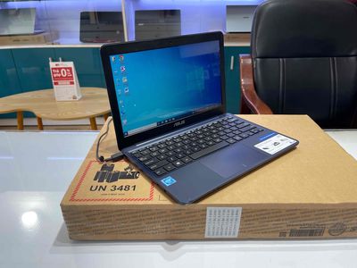 Laptop Asus X205T Atom Z3735F/2GB/32GB/11.6