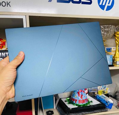 ASUS Zenbook 14 OLED UX3405MA i7 32GB/1TB/3K OLED