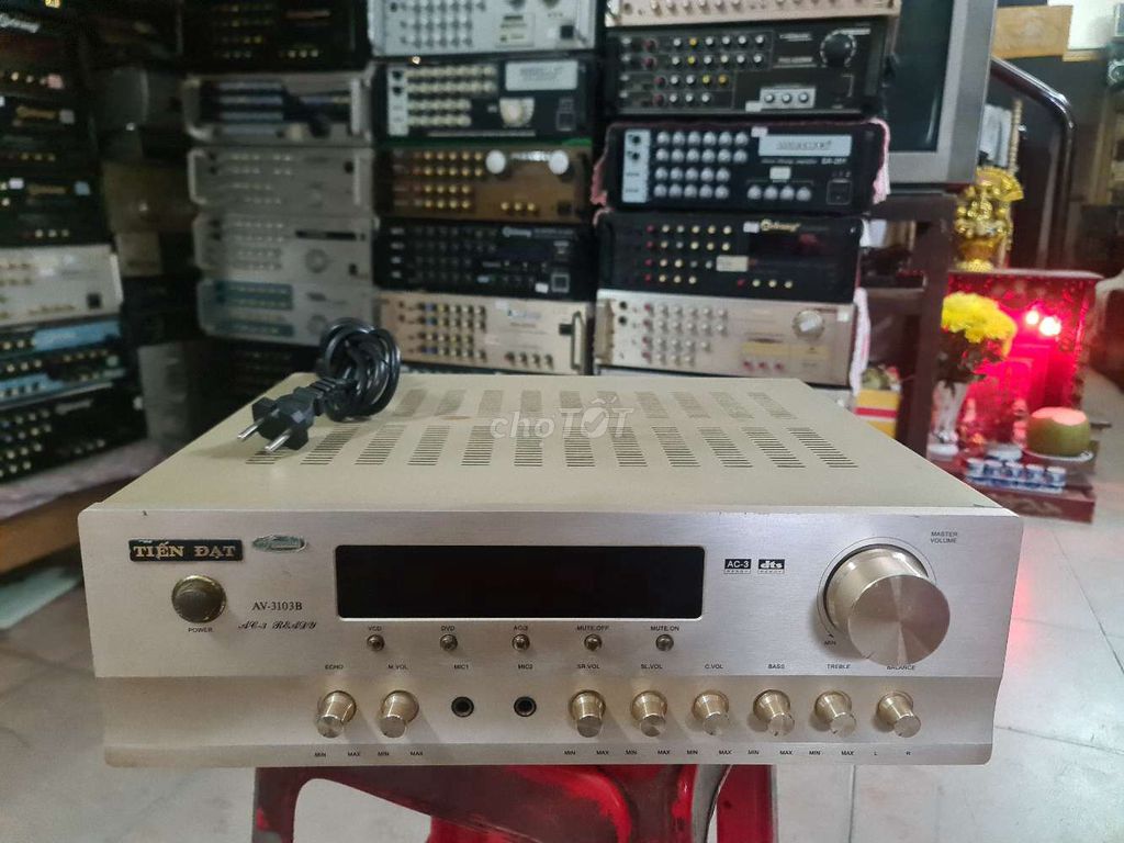 Ampli Tiến đat AV 3103B