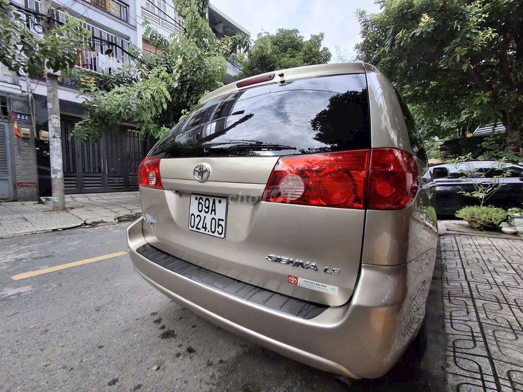 Toyota siena 3.5 sx 2009 - 100000 km. Mua bán Ô tô tại Quận Tân Phú Tp Hồ Chí Minh được đăng bởi Văn ý hình 7