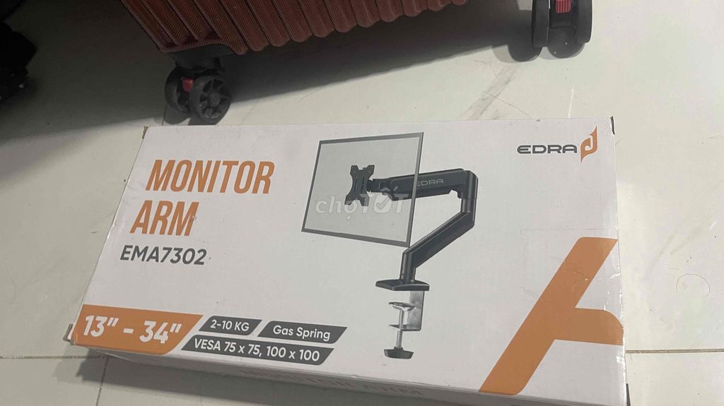 MONITOR ARM EMA7302 KHÔNG SỬ DỤNG CÒN MỚI