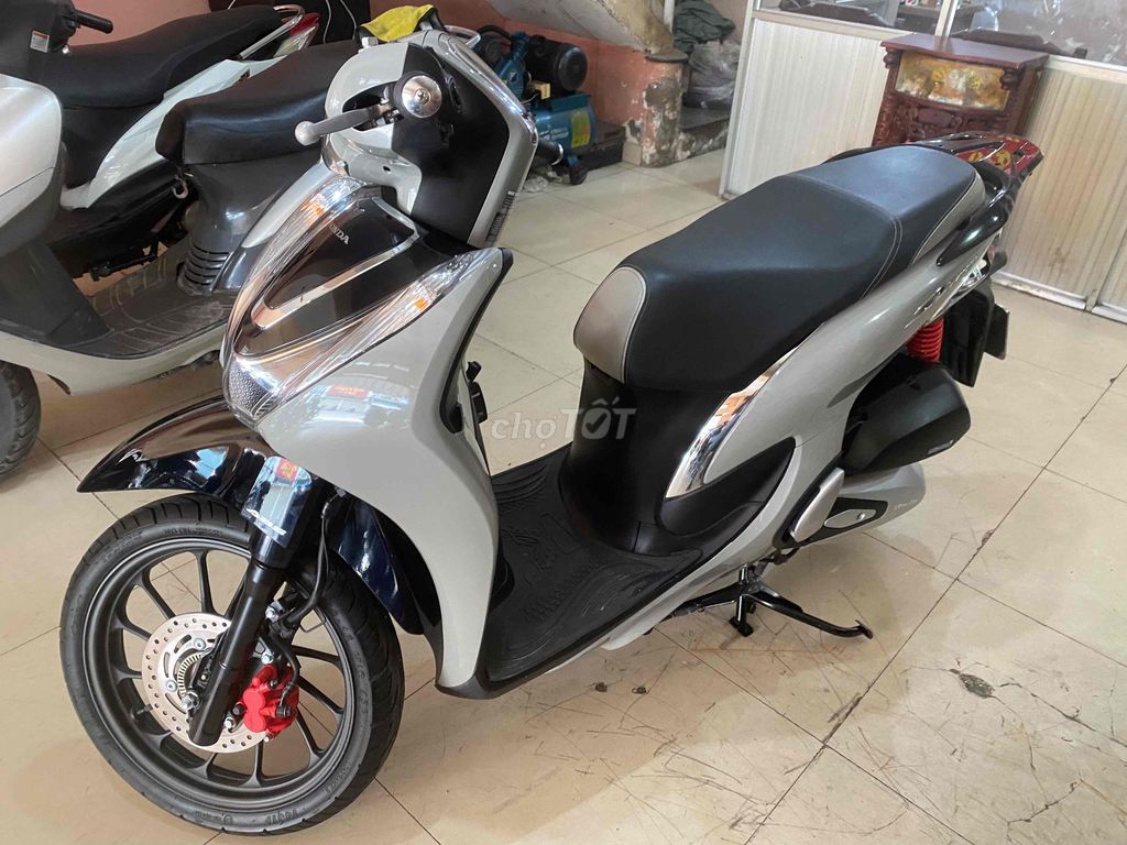 Honda SH Mode ABS 2022 Xám. Mua bán Xe máy tại Thành phố Thủ Đức Tp Hồ Chí Minh được đăng bởi nguyễn minh hiếu hình 2