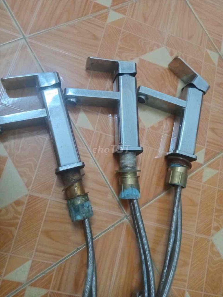 Vòi nước nóng lạnh Inox 304 Bạc. Mua bán Thiết bị vệ sinh, nhà tắm tại Quận Hà Đông Hà Nội được đăng bởi Nguyễn Hiếu hình 1