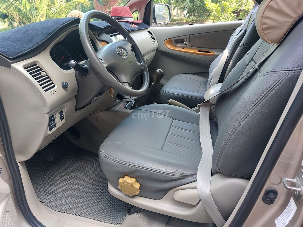 Toyota Innova 2012 G 7 chỗ.