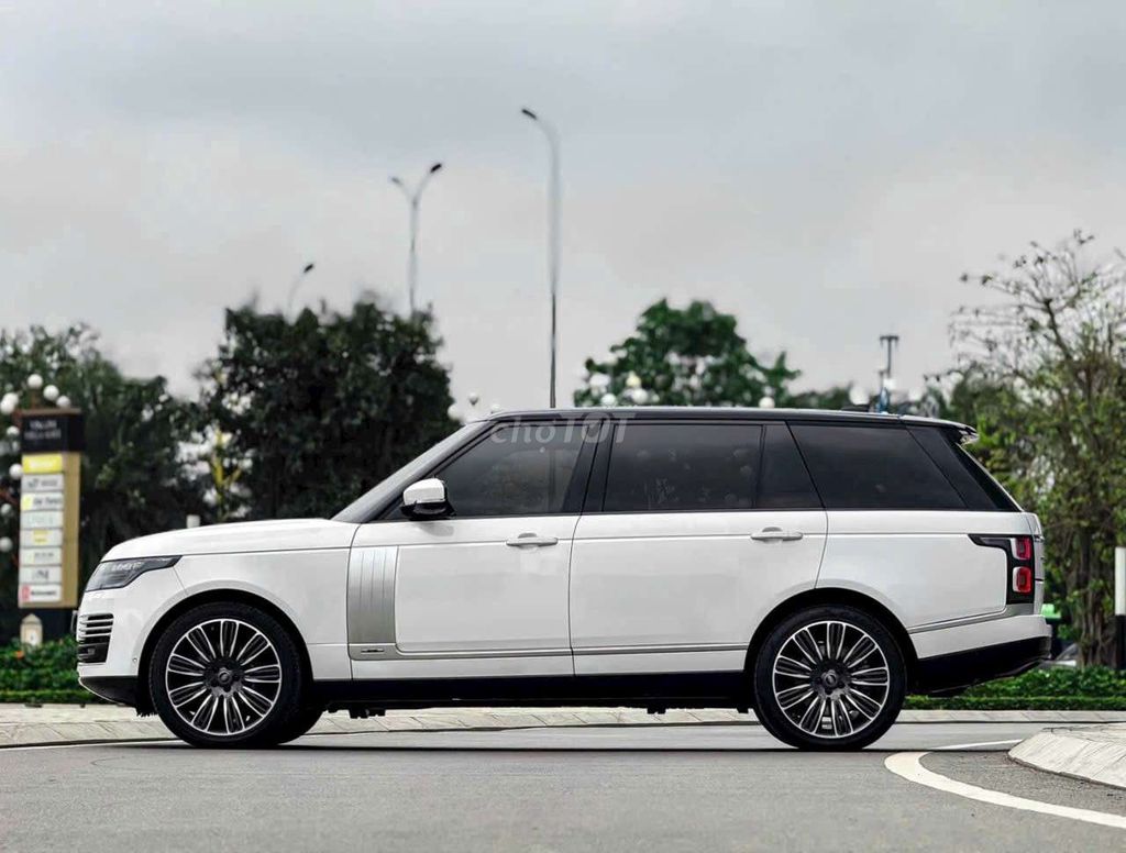 Автобиография Рендж Ровер P400 LWB 2020 Белая