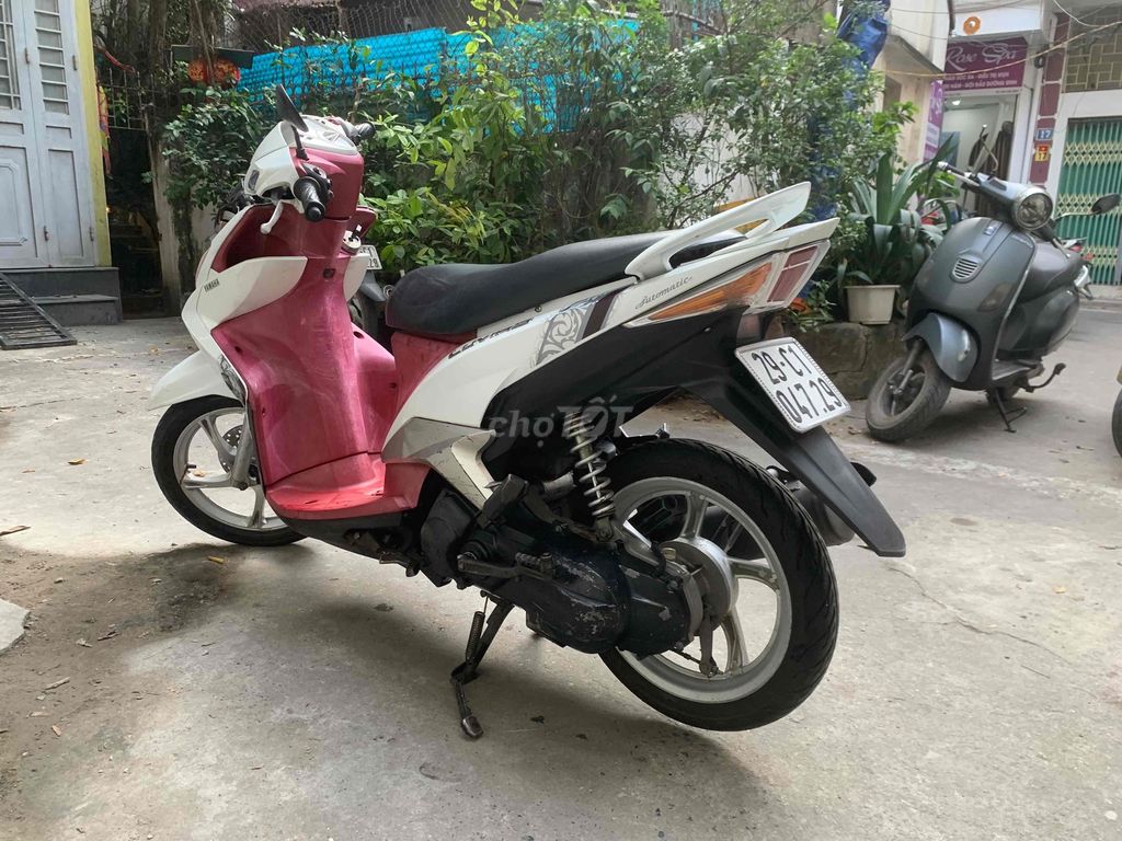 Xe Yamaha Luvias RS 125cc màu trắng. Mua bán Xe máy tại Quận Hai Bà Trưng Hà Nội được đăng bởi Nguyễn Đức Quang hình 4