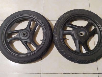 Mâm xe máy AB 2017 Đen Hợp kim