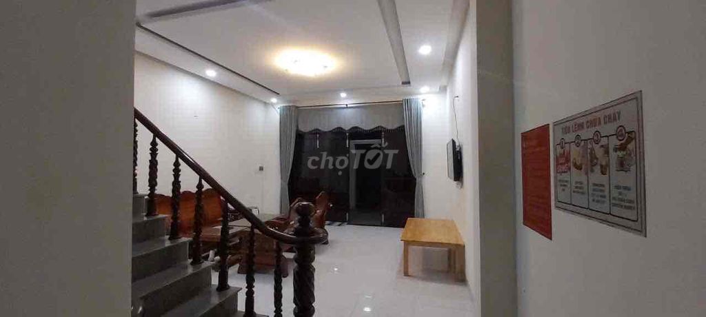 Rent · 5 bd · 100 м² · Quận Ngũ Hành Sơn, ул. Đường Lê Văn Tâm