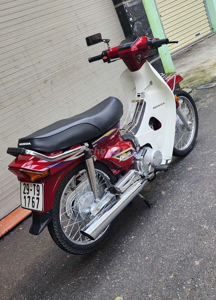 Honda dream Việt Nam biển Hà Nội chính chủ. Mua bán Xe máy tại Quận Ba Đình Hà Nội được đăng bởi Long hình 5